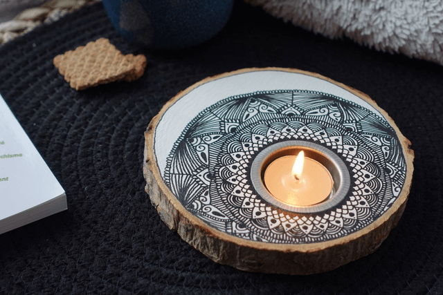 Bougeoir en bois illustré - Mandala lune